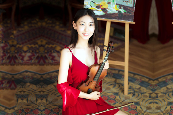 中 国 女 孩在 酒 店被 小 伙 操 爽